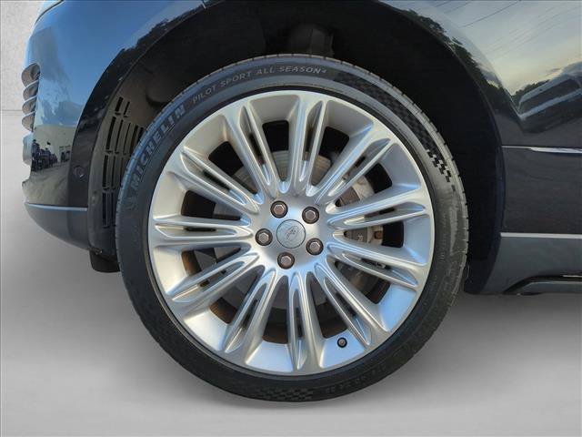 Used 2019 Land Rover Range Rover Long Wheelbase Supercharged AWD/4WD image 14