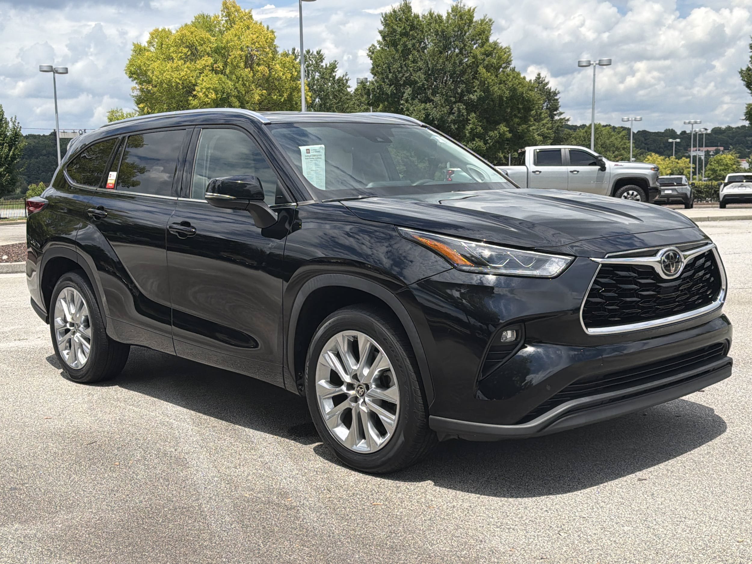 Certified 2021 Toyota Highlander Limited FWD image 30