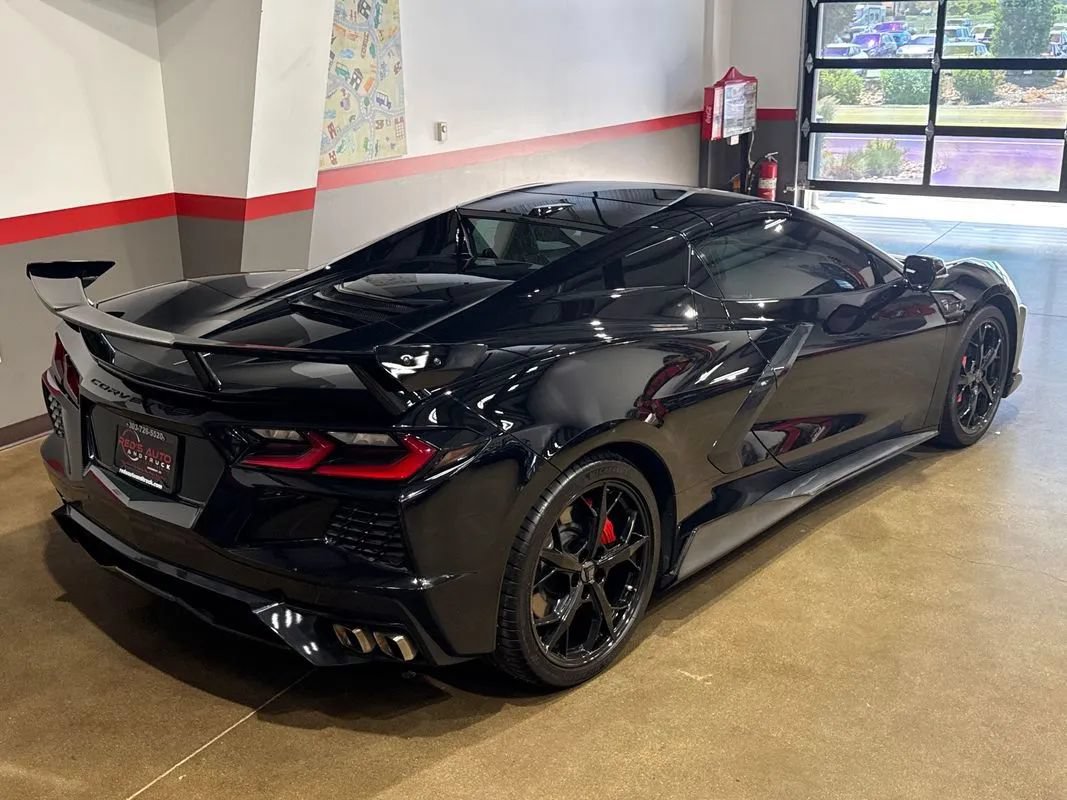 Used 2022 Chevrolet Corvette Stingray Premium Conv w/ Z51 Performance Package RWD image 32