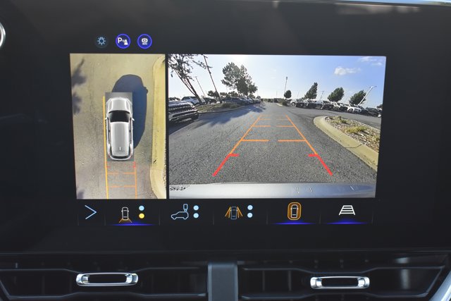 New 2027 Chevrolet Equinox LT w/ Safety and Technology Package FWD image 22