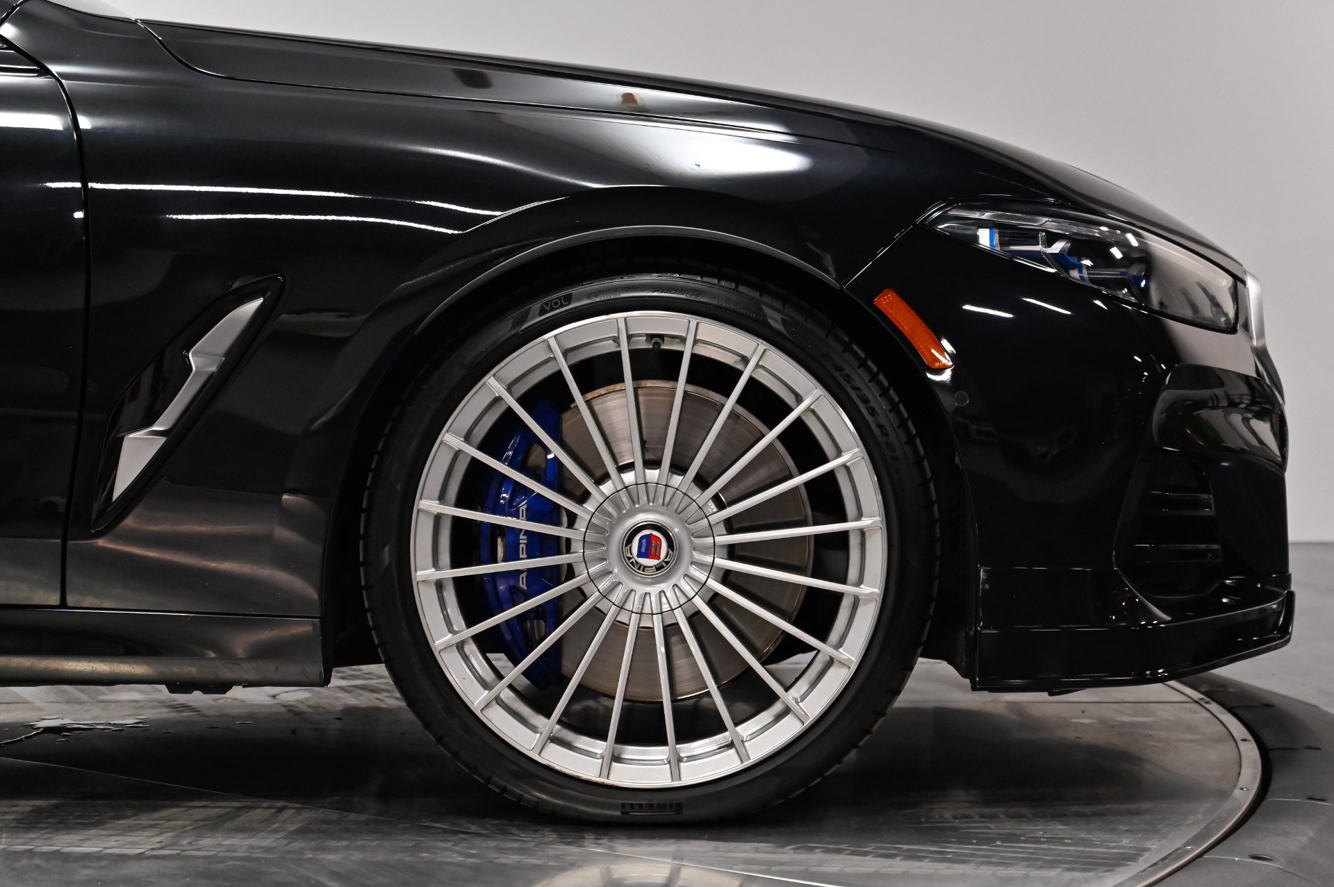 Used 2023 BMW ALPINA B8 xDrive Gran Coupe AWD/4WD image 39