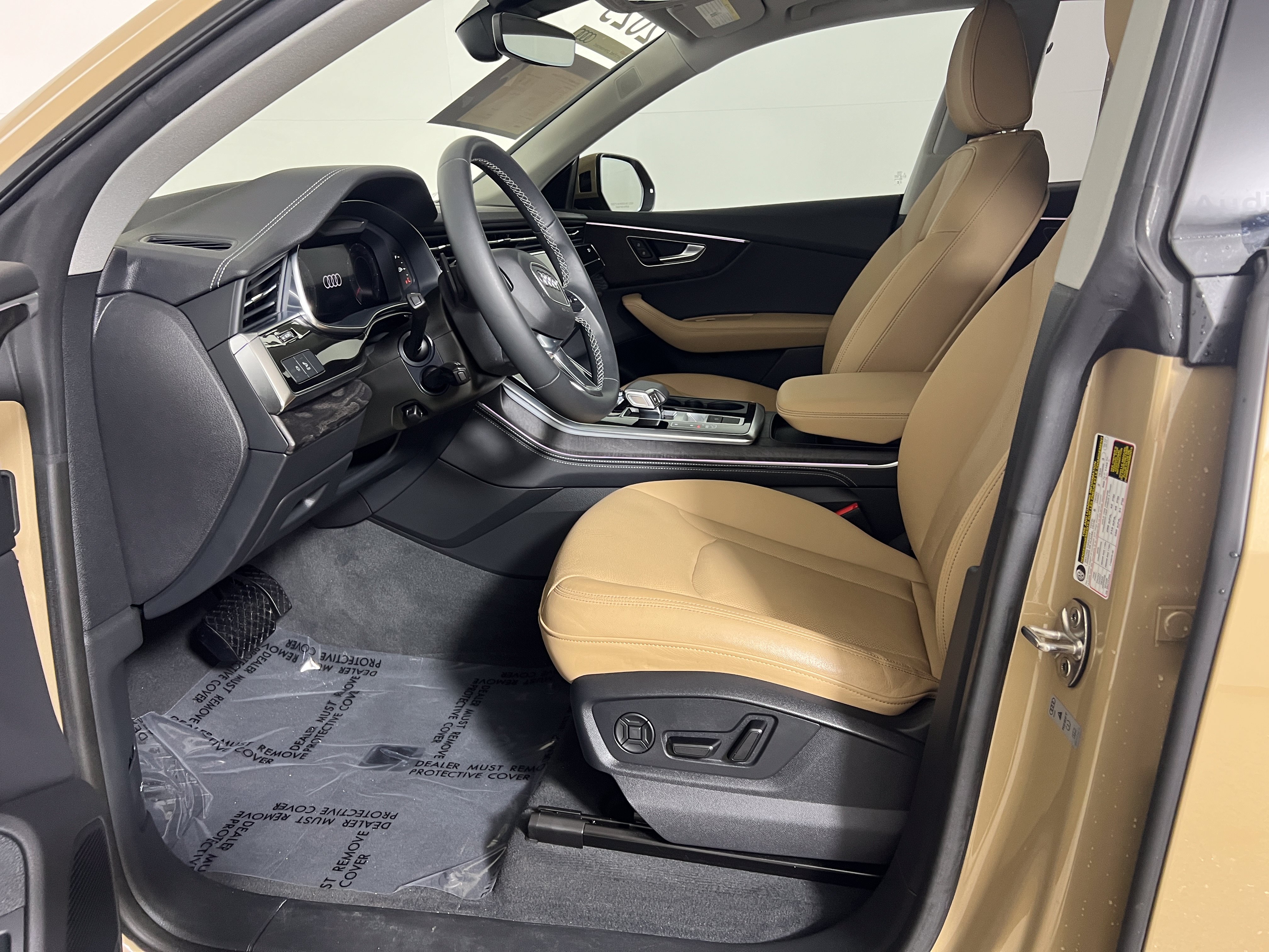 Certified 2025 Audi Q8 Premium Plus w/ Premium Plus Package AWD/4WD image 16