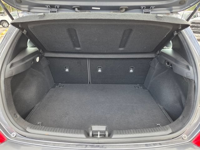 Used 2018 Hyundai Elantra GT FWD image 9