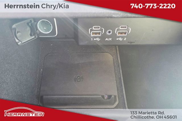 Used 2024 Jeep Wagoneer L Series II w/ Flexible Seating Group AWD/4WD image 19