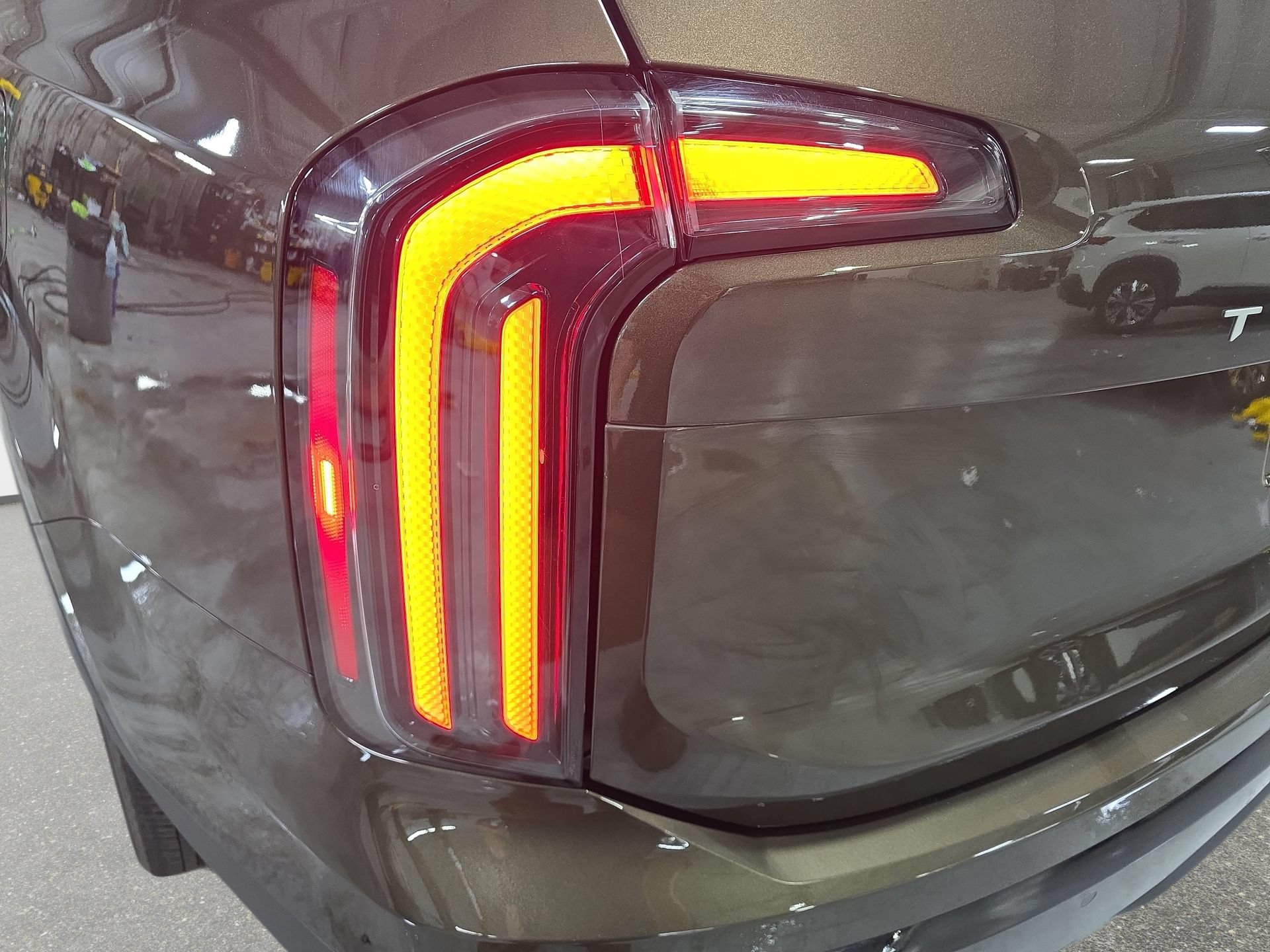Used 2023 Kia Telluride SX X-Line AWD/4WD image 32