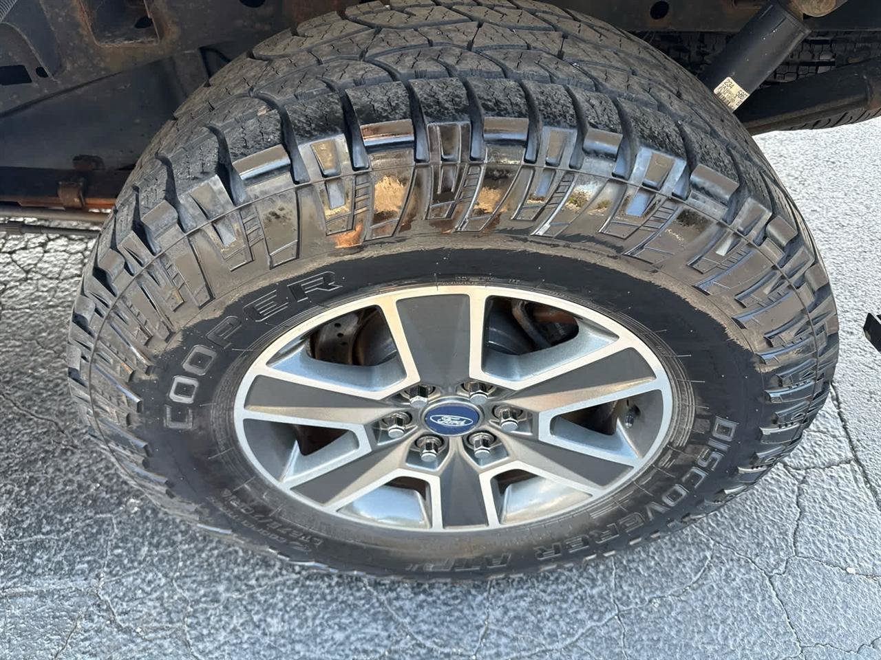 Used 2015 Ford F150 Lariat w/ Equipment Group 501A Mid AWD/4WD image 12