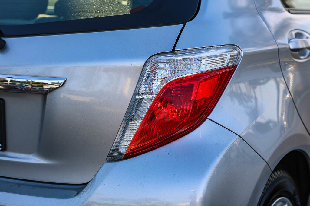 Used 2013 Toyota Yaris LE image 13