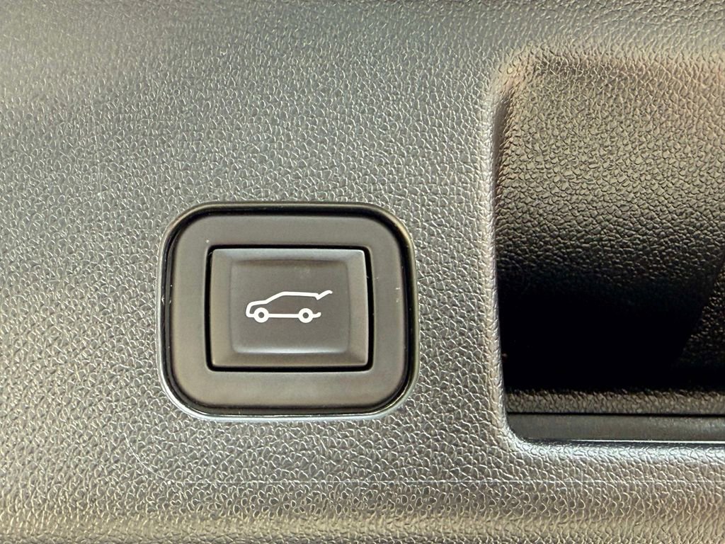 Used 2024 Chevrolet Equinox EV RS image 18