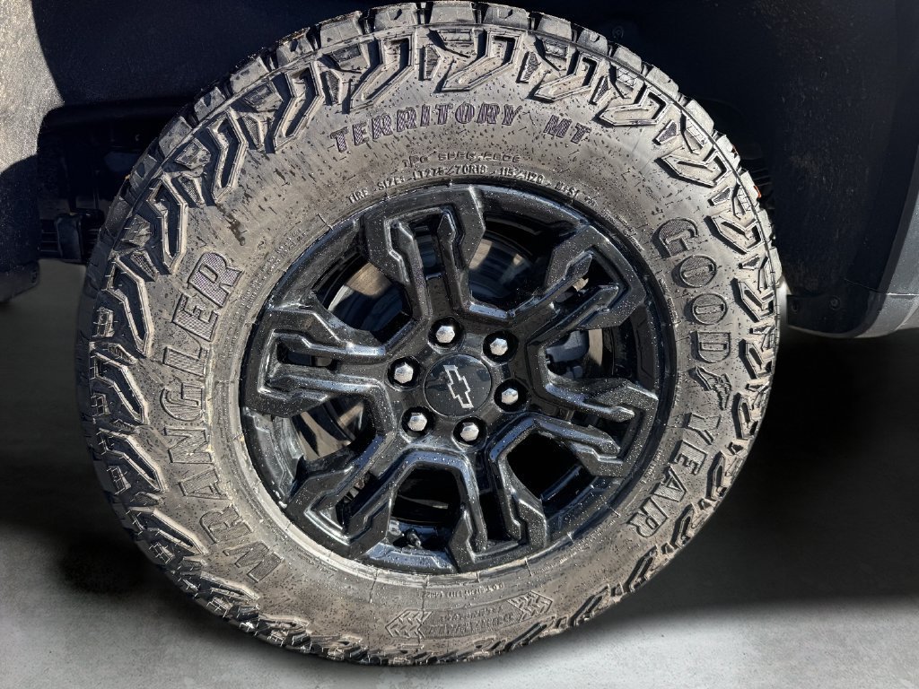 Used 2023 Chevrolet Silverado 1500 ZR2 w/ Technology Package AWD/4WD image 14