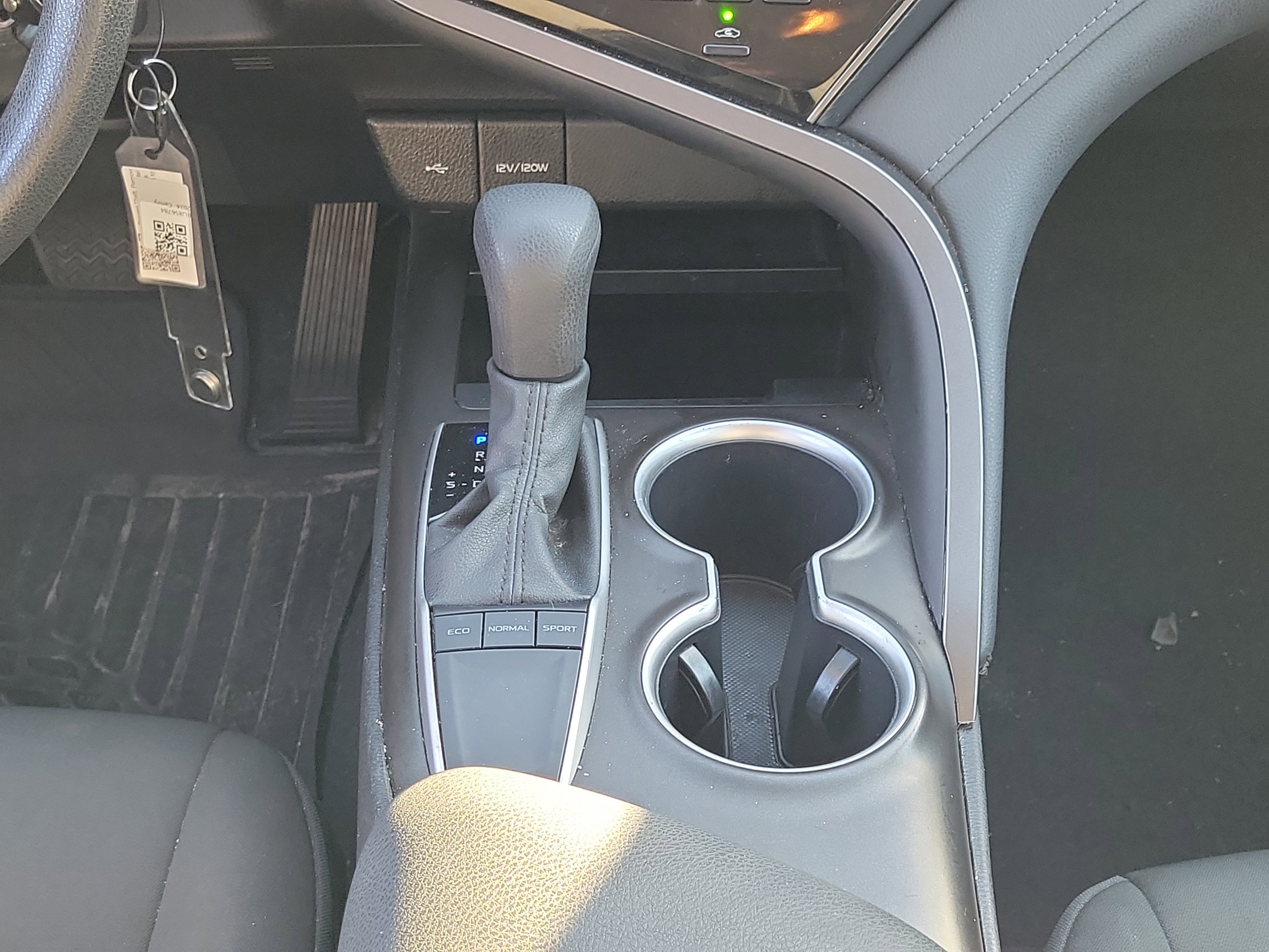 Used 2024 Toyota Camry LE image 19