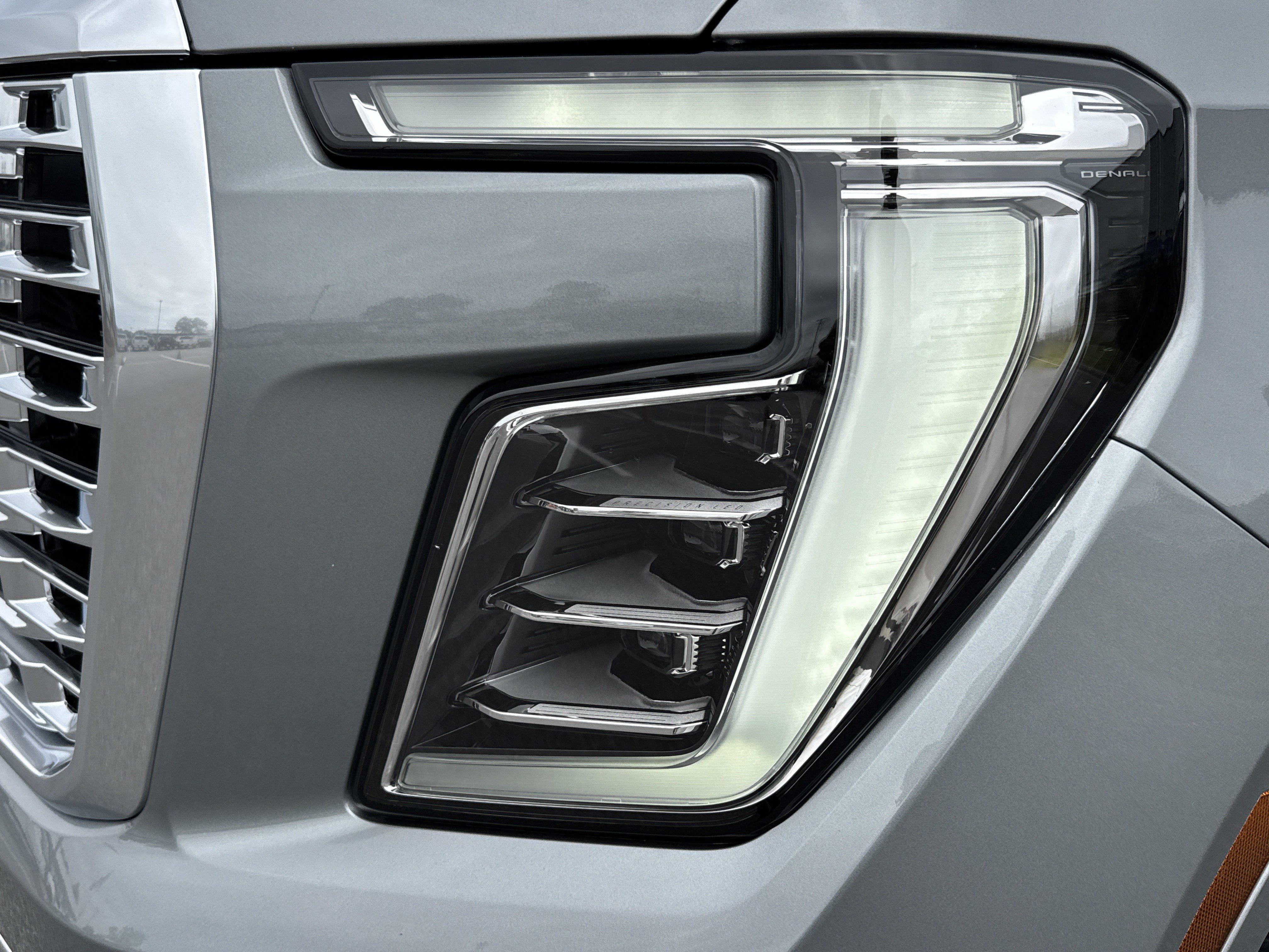 New 2026 GMC Yukon XL Denali w/ Denali Reserve Package AWD/4WD image 6