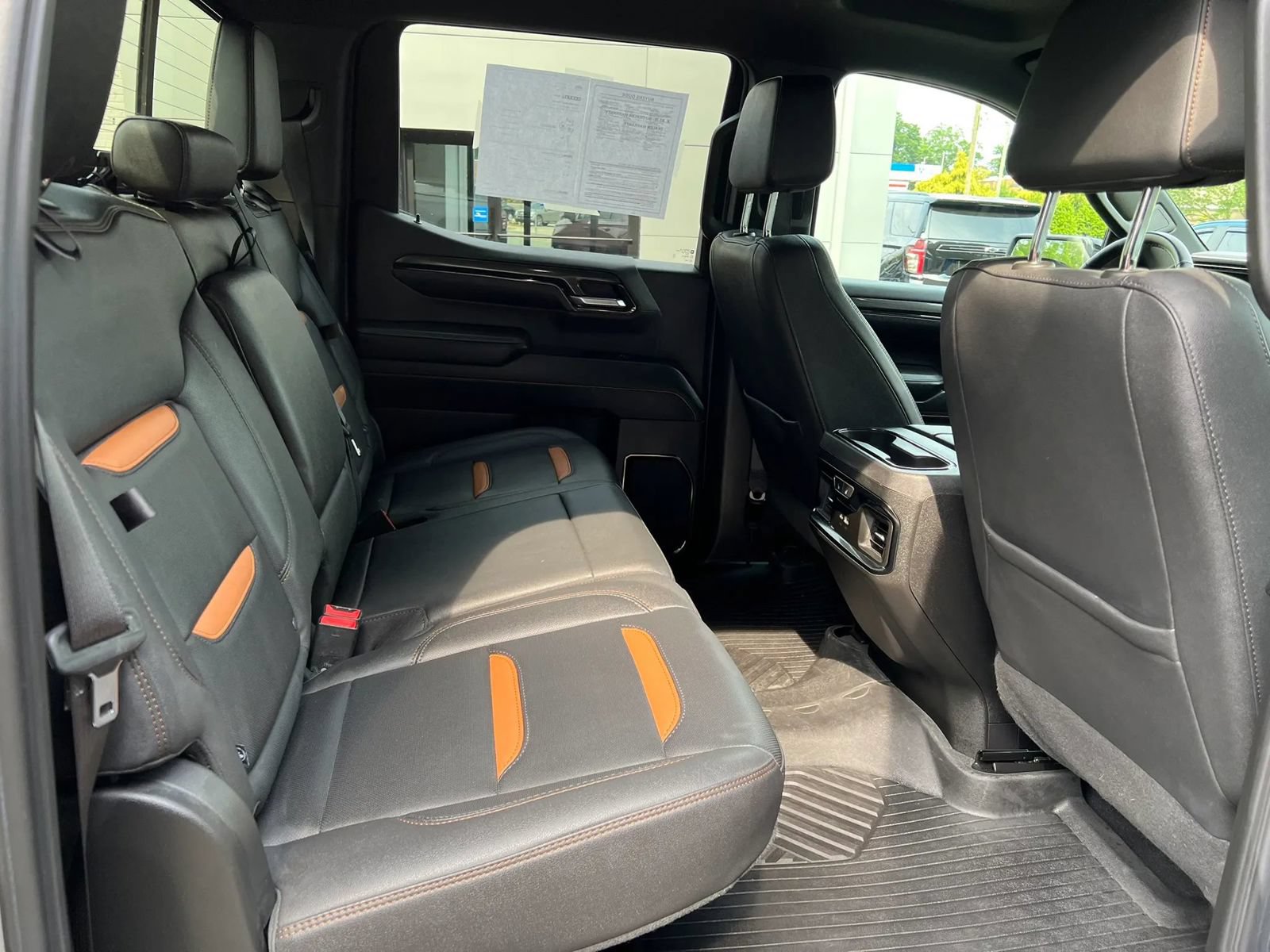 Used 2024 GMC Sierra 1500 AT4 w/ AT4 Premium Package AWD/4WD image 8