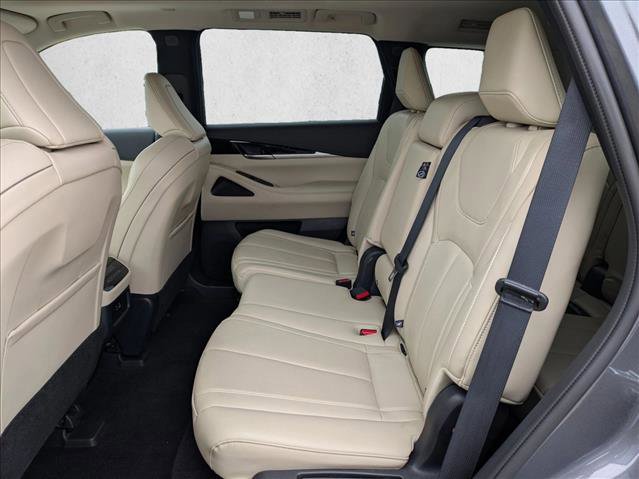 Used 2025 INFINITI QX60 Pure w/ Cargo Package image 19