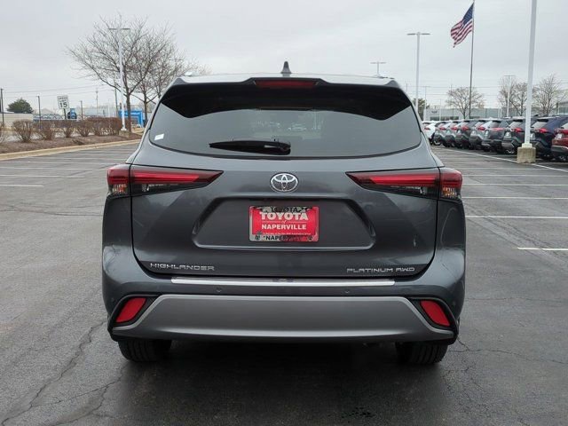 Used 2025 Toyota Highlander Platinum image 6
