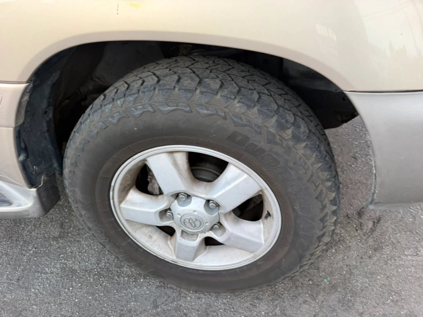 Used 2004 Toyota Land Cruiser w/ Convenience Pkg AWD/4WD image 37