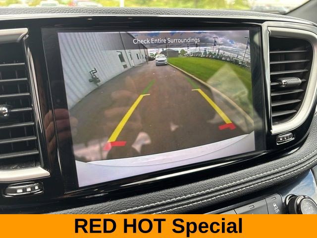 Used 2023 Chrysler Pacifica Touring FWD image 22