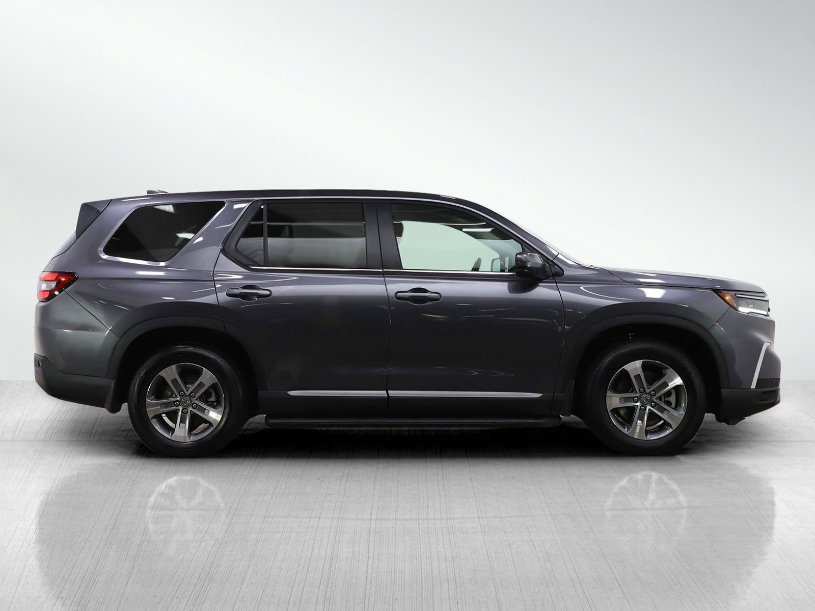 Used 2025 Honda Pilot EX-L image 6