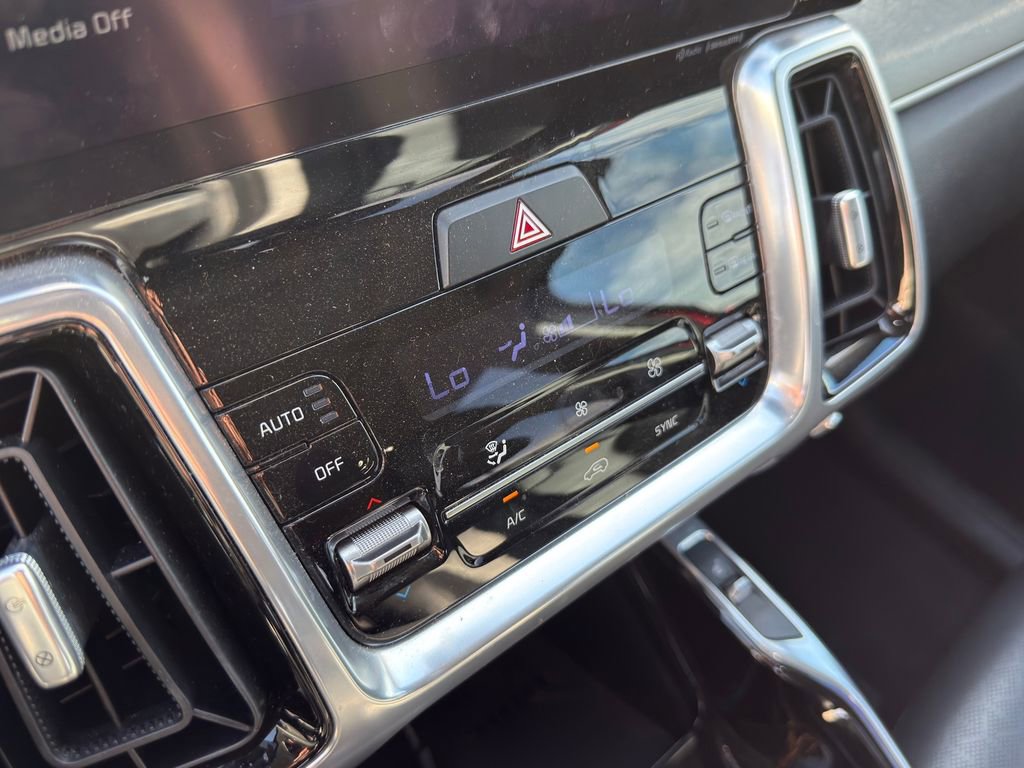 Used 2023 Kia Sorento SX image 15