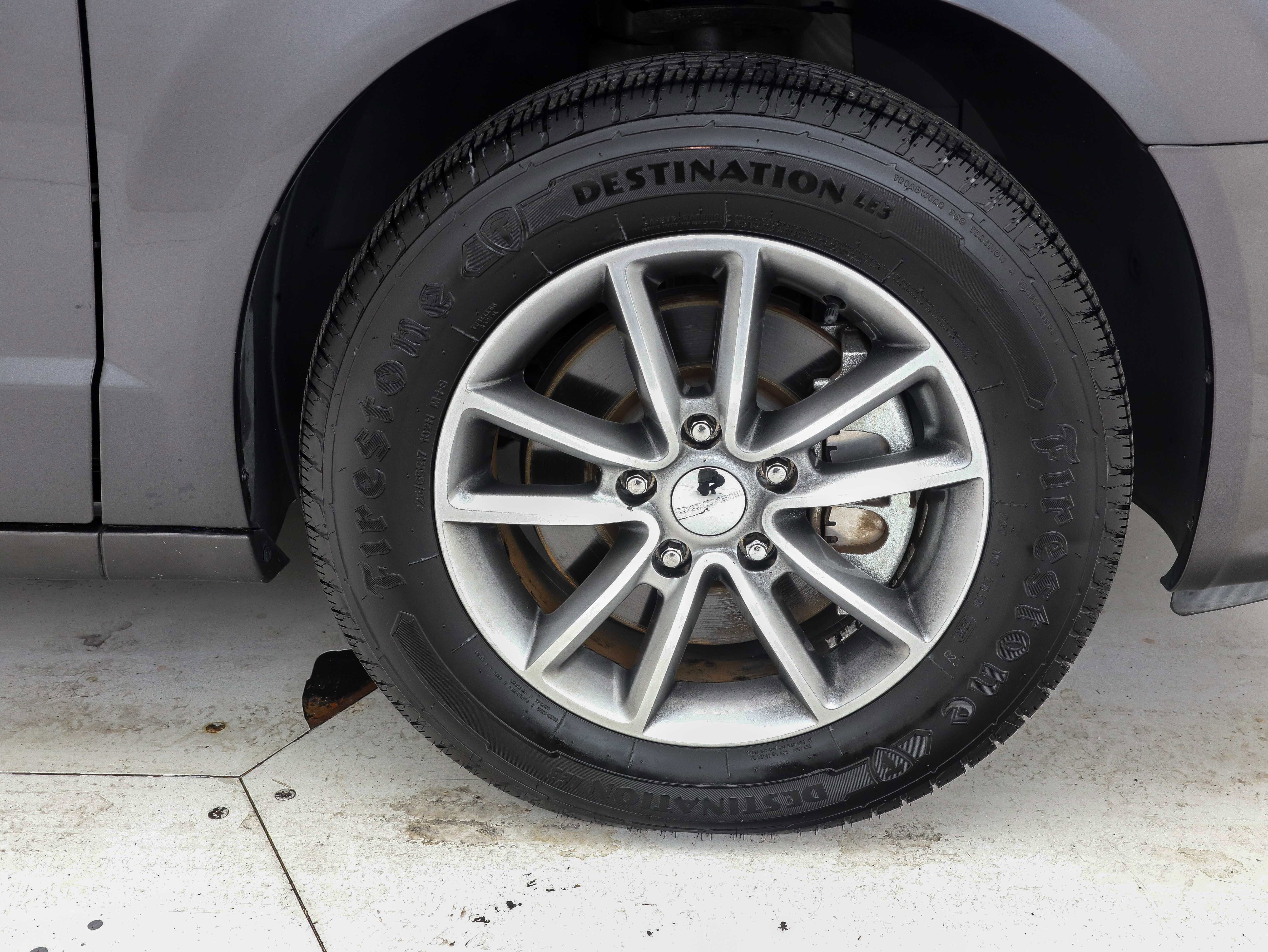 Used 2016 Dodge Grand Caravan SE image 32