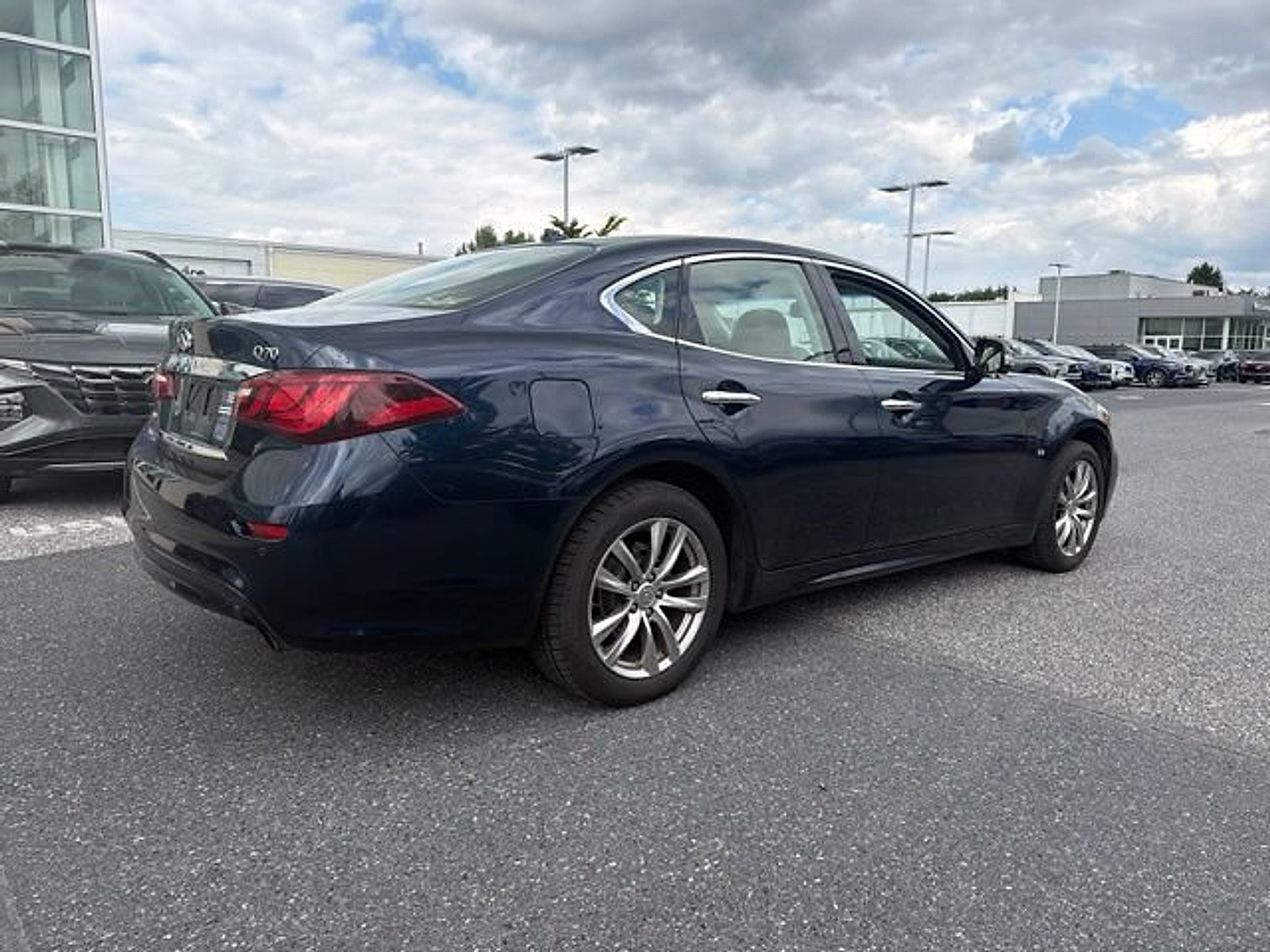 Used 2015 INFINITI Q70 3.7 AWD/4WD image 7
