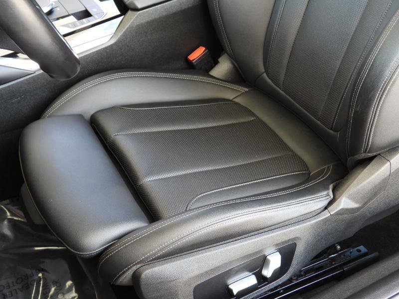 Used 2022 BMW 230i Coupe w/ Premium Package 2 RWD image 50