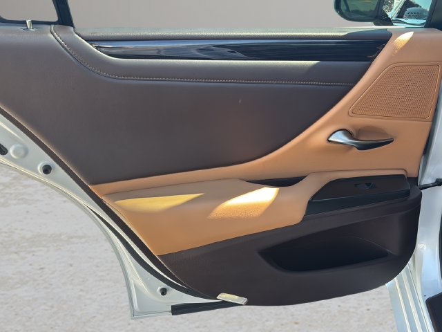 Used 2019 Lexus ES 350 w/ Premium Package FWD image 13