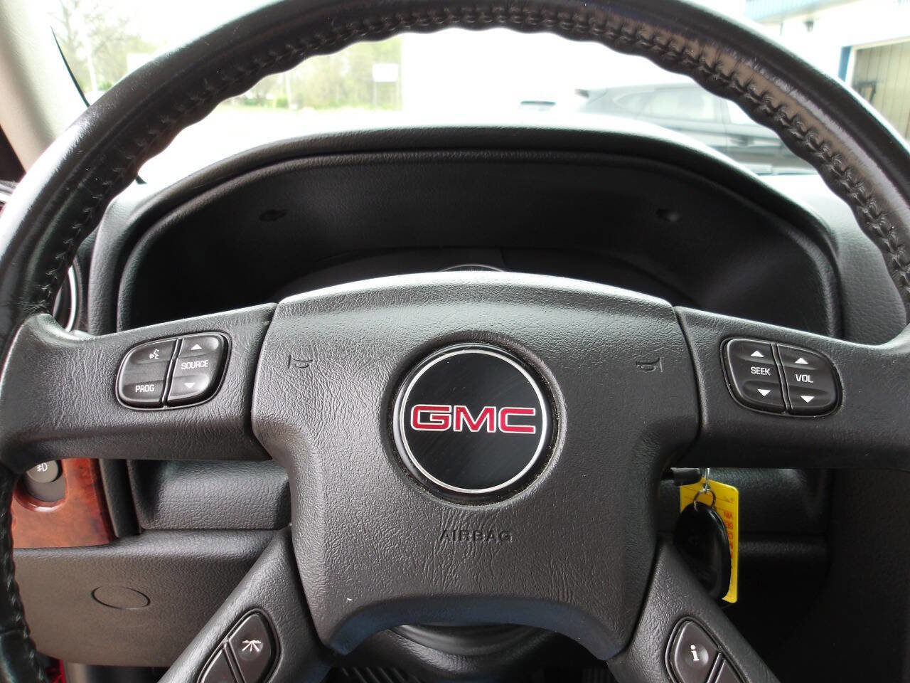 Used 2007 GMC Envoy SLT image 17