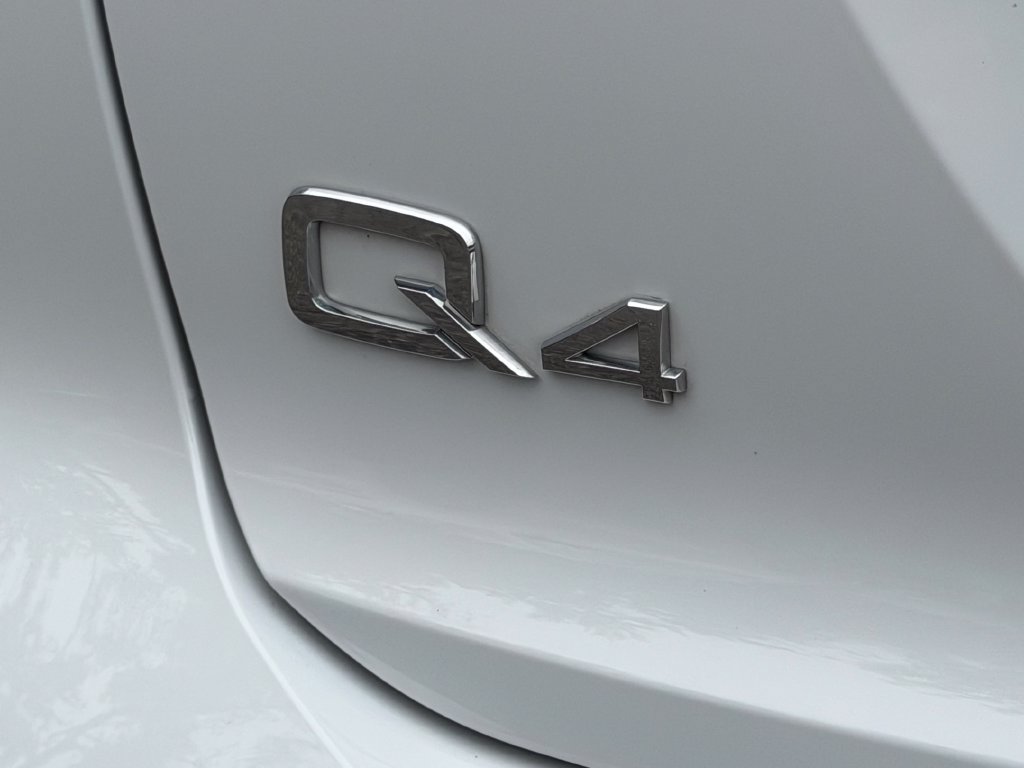Used 2024 Audi Q4 e-tron Premium AWD/4WD image 27