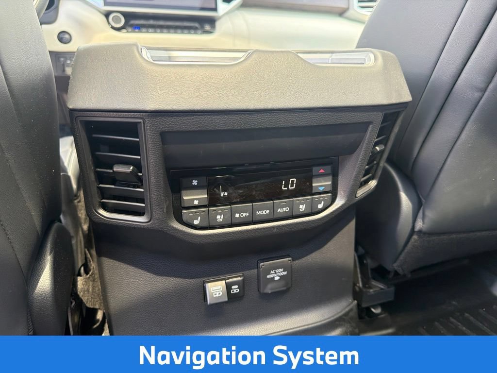 Used 2025 Toyota Sequoia Capstone AWD/4WD image 19