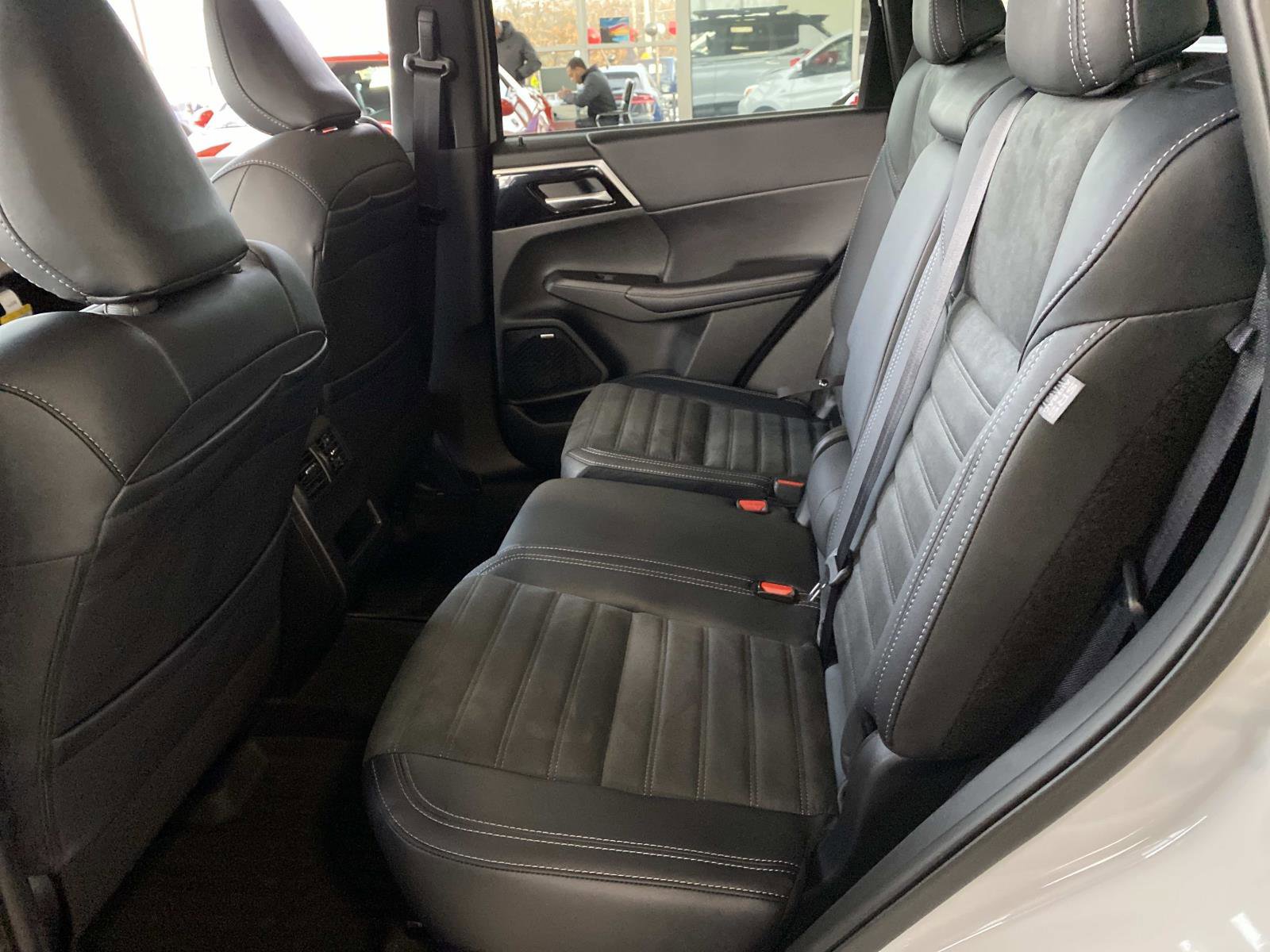 New 2026 Mitsubishi Outlander AWD image 8