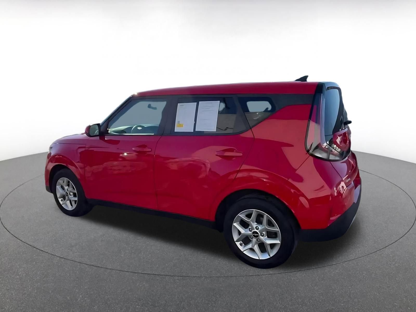 Used 2025 Kia Soul LX w/ LX Technology Package image 8