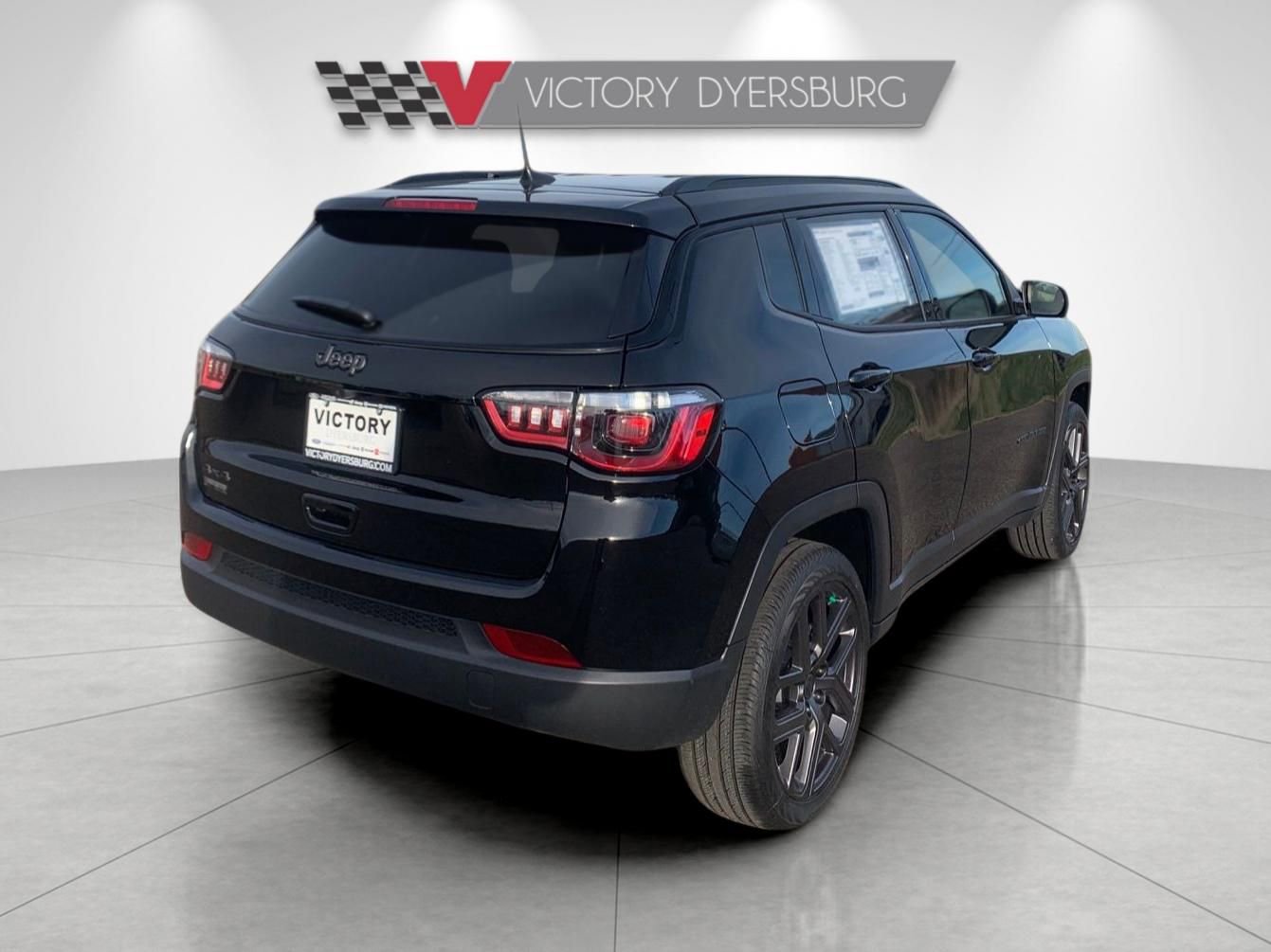 New 2026 Jeep Compass Latitude AWD/4WD image 8