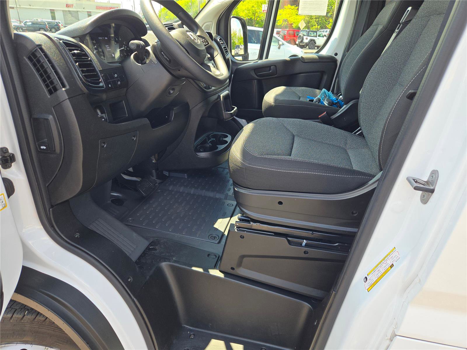 Used 2024 RAM ProMaster 3500 w/ Safety Group FWD image 25