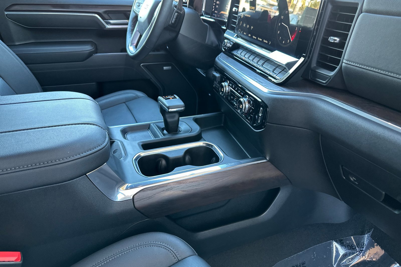 Certified 2026 GMC Sierra 1500 SLT w/ SLT Premium Package RWD image 16