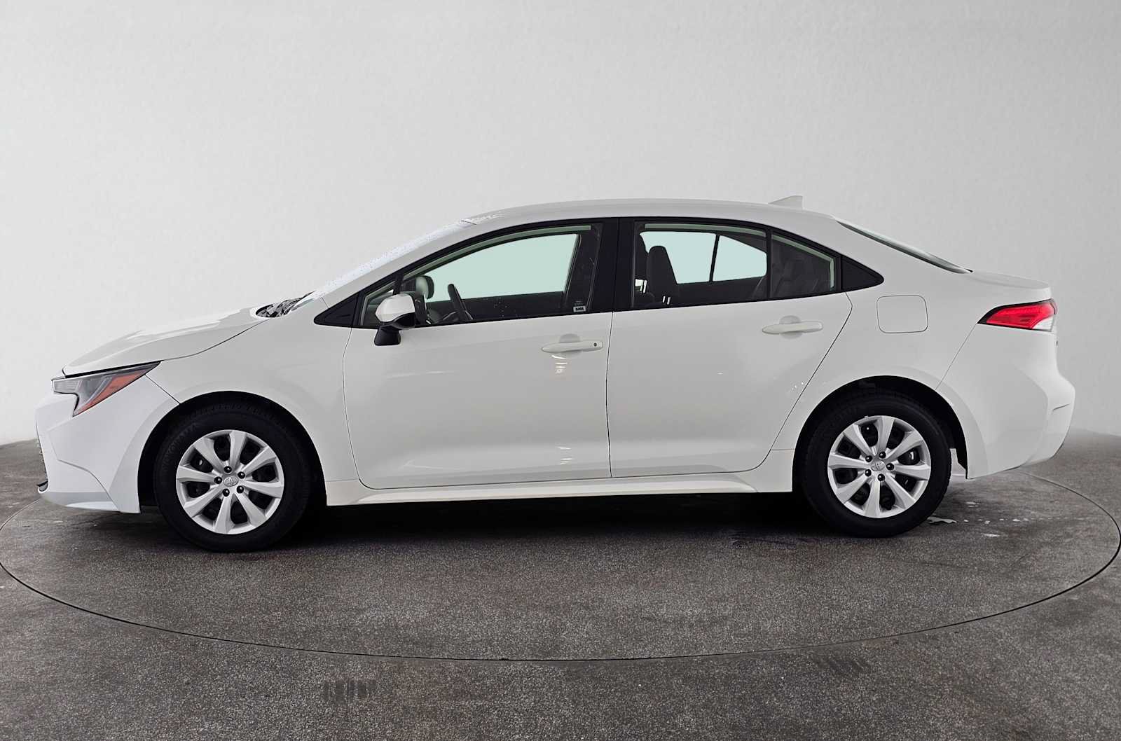 Used 2026 Toyota Corolla LE FWD image 6