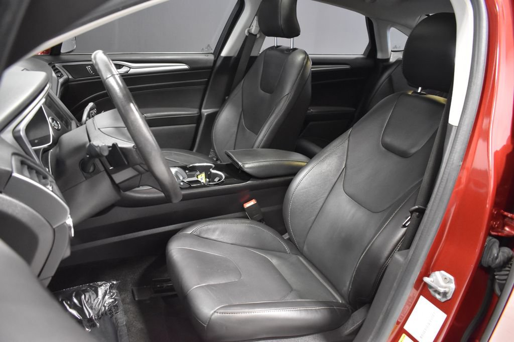 Used 2016 Ford Fusion Titanium FWD image 5