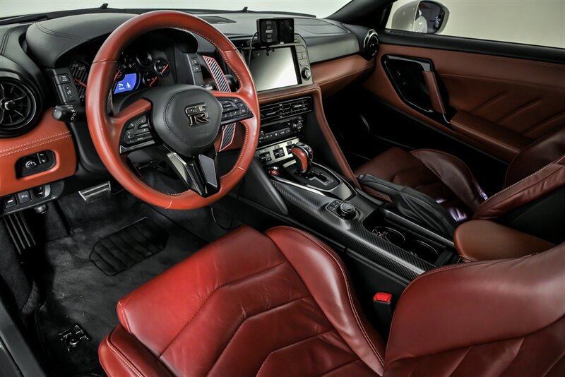 Used 2019 Nissan GT-R Premium w/ Premium Interior Package AWD/4WD image 21
