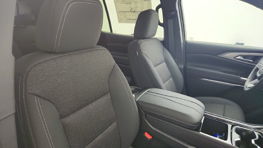 New 2027 Chevrolet Traverse LT w/ Driver Confidence Package FWD image 23