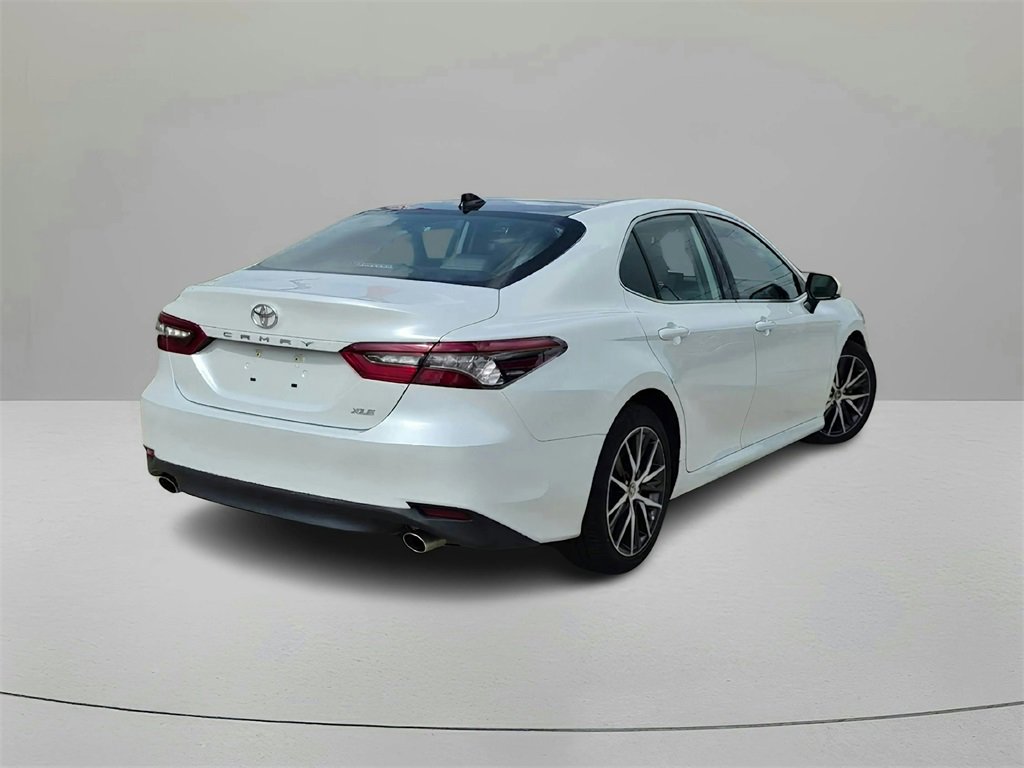 Used 2022 Toyota Camry XLE image 5