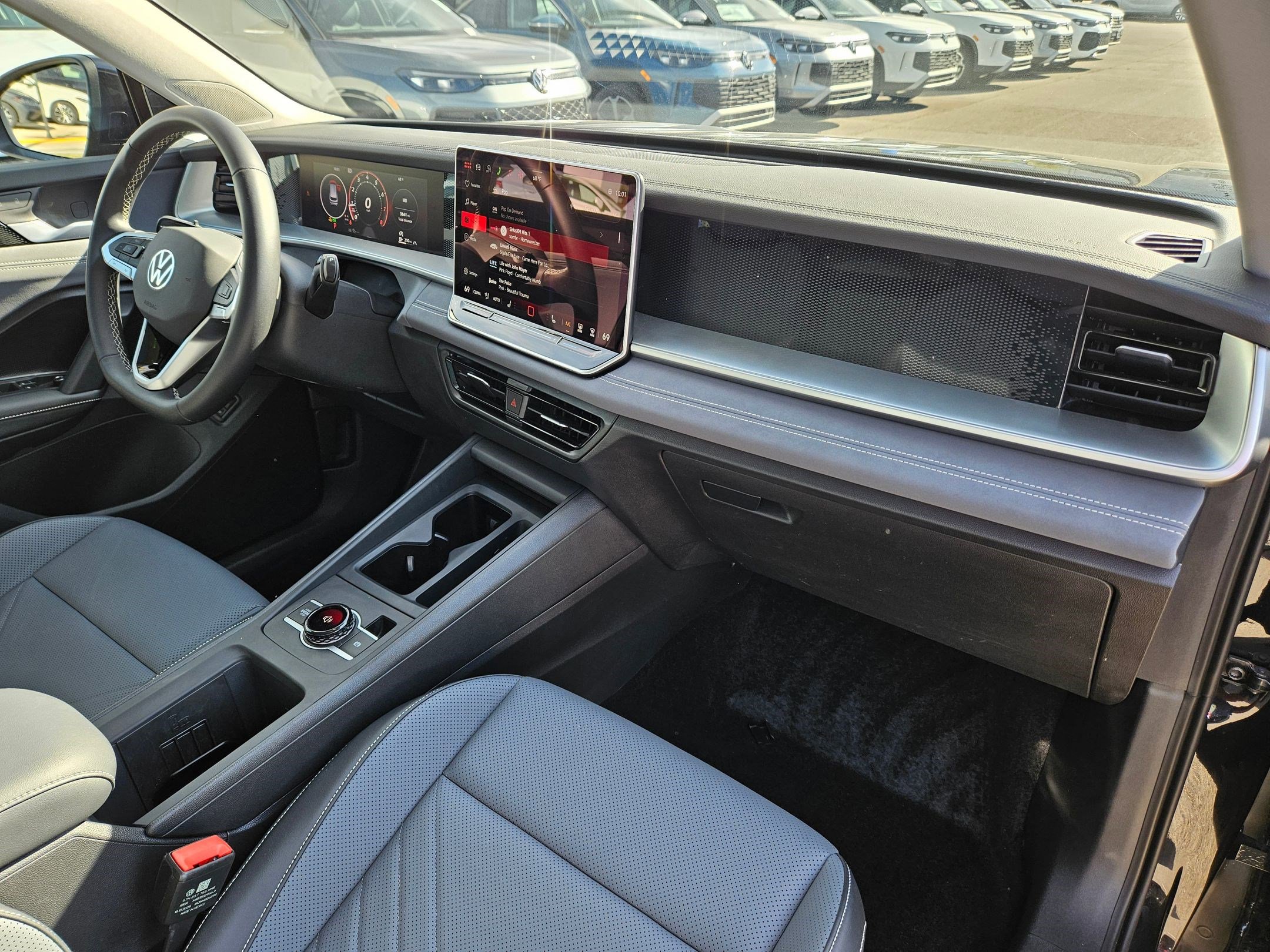 Used 2026 Volkswagen Tiguan SE image 35