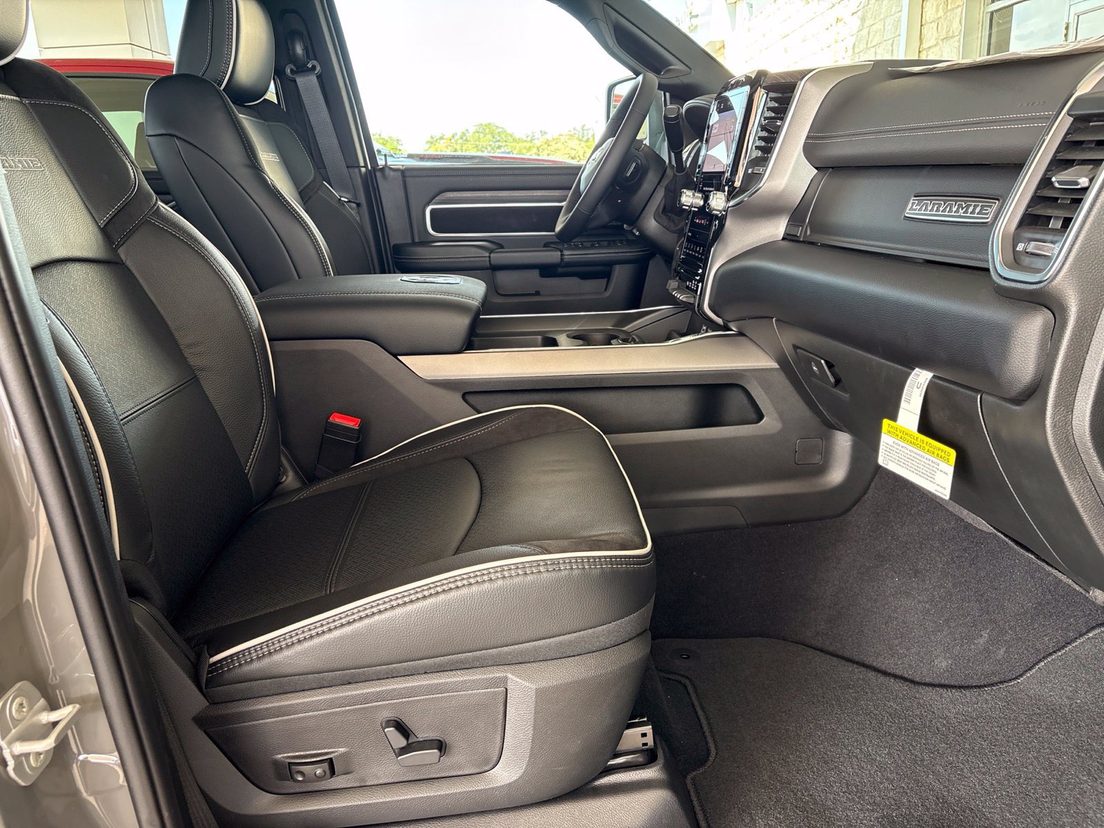 New 2027 RAM 3500 Laramie w/ Night Edition AWD/4WD image 20
