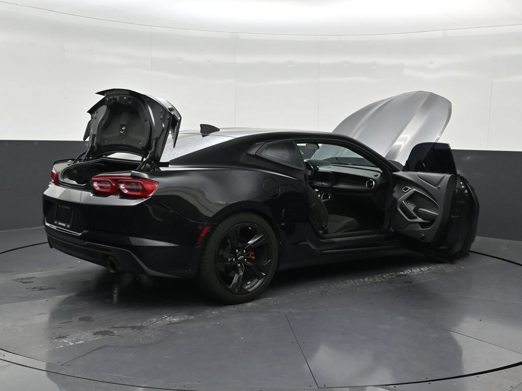 Used 2020 Chevrolet Camaro LT RWD image 31