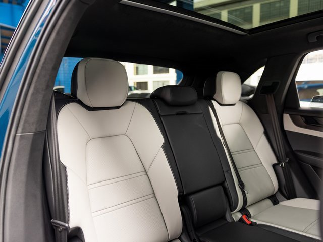 New 2026 Porsche Cayenne GTS image 38