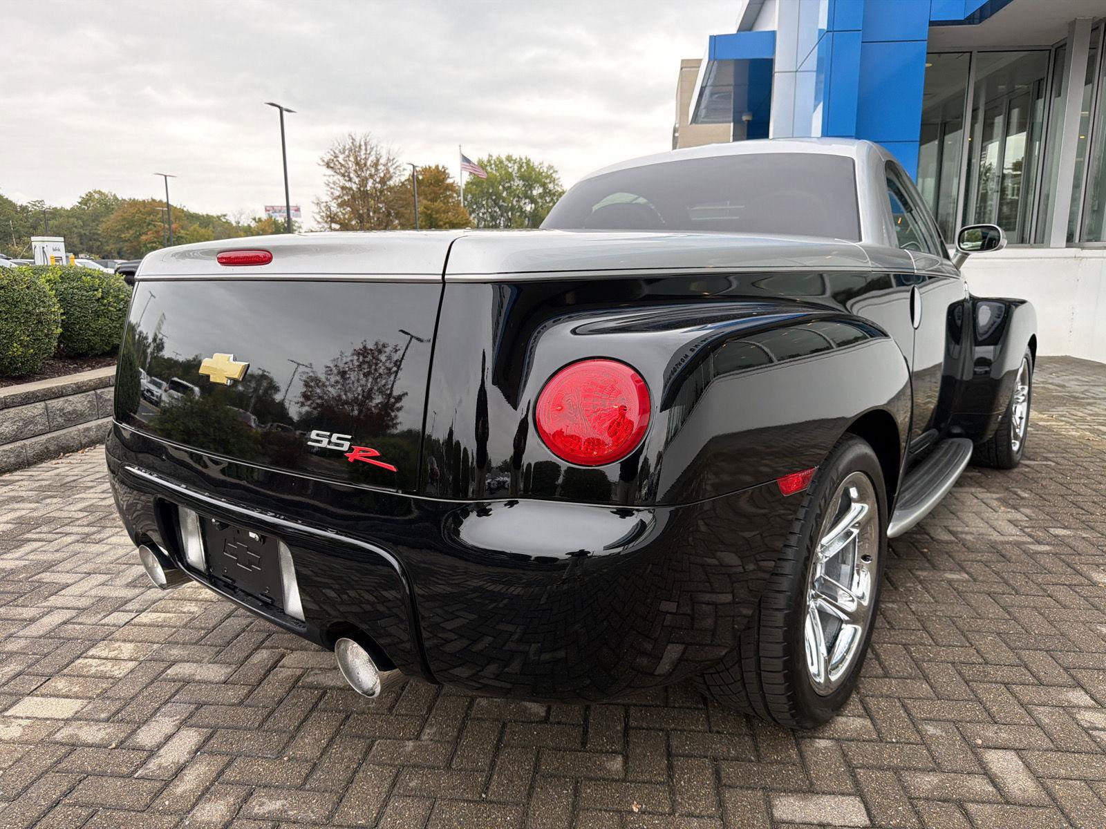 Used 2006 Chevrolet SSR w/ Preferred Equipment Group RWD image 5