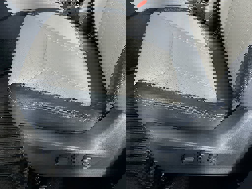 Used 2023 Subaru Forester Limited image 32