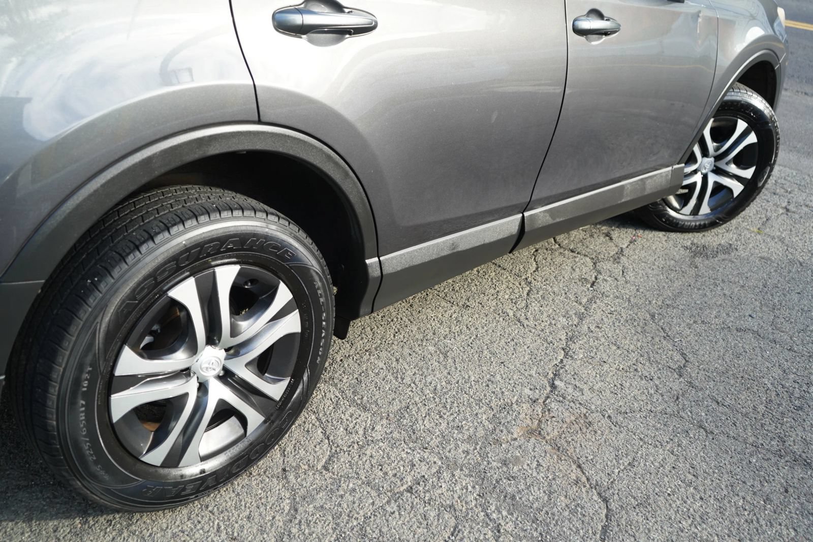 Used 2016 Toyota RAV4 LE FWD image 7
