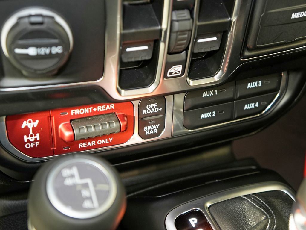 Used 2024 Jeep Wrangler Unlimited Rubicon w/ Dual Top Group AWD/4WD image 29