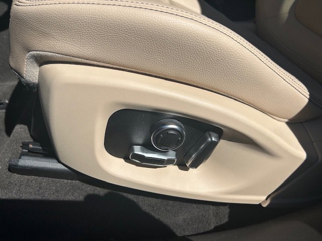 Used 2020 Jaguar F-PACE Prestige image 16