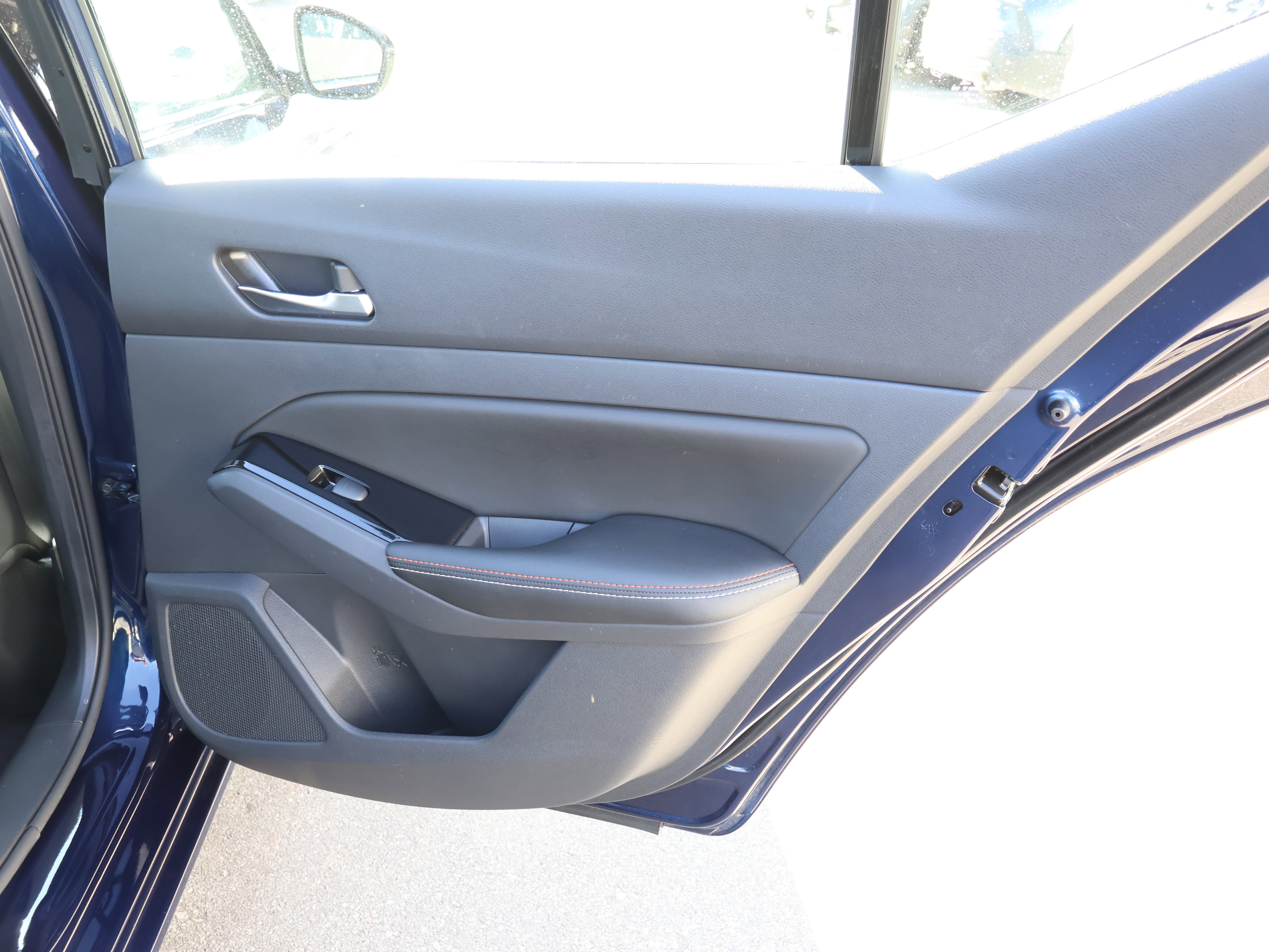 Used 2023 Nissan Altima 2.5 SR w/ SR Premium Package image 12