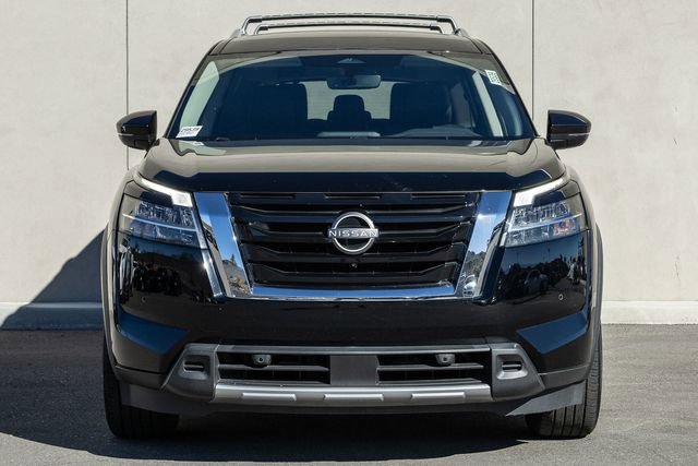 Used 2023 Nissan Pathfinder SL image 2